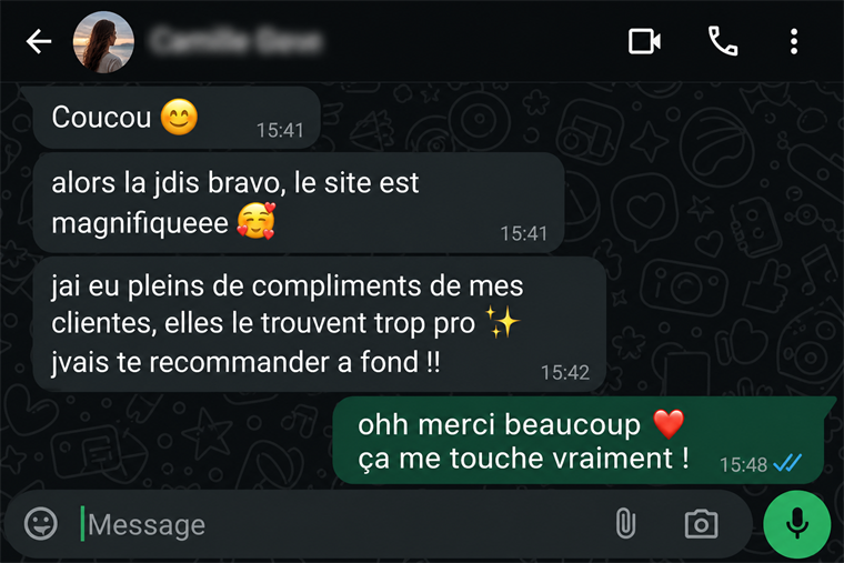 Message WhatsApp d'une cliente qui reçoit des compliments sur son site